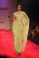 Model walk the ramp for Bhairavi Jaikishan show at Lakme Fashion Week Day 4 on 6th Aug 2012 (29681094).JPG